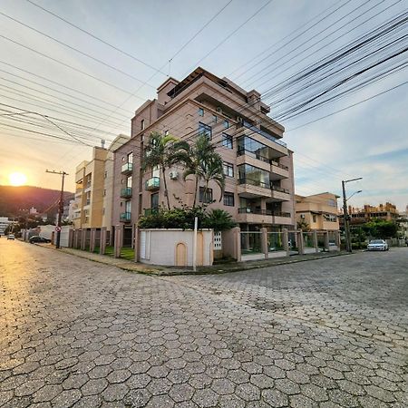 Apto El Shadday 301 Cento E Cinquenta Metros Do Mar Bombinhas Exterior photo